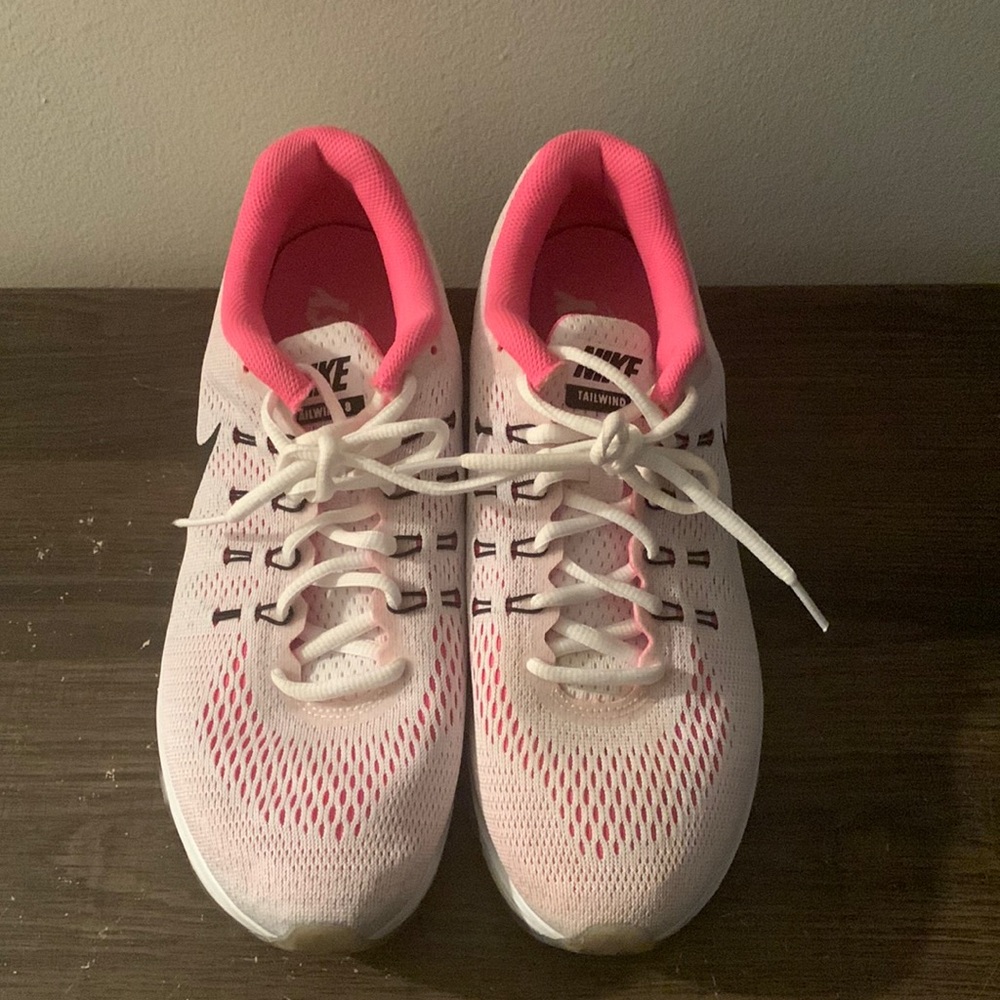 Nike Tailwind white/pink running shoes